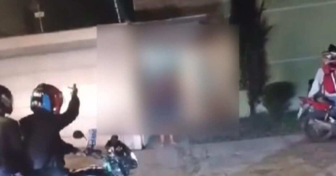 Vídeo: cliente joga bag e comandas de moto entregador após atraso e “ganha” buzinaço no Carandá