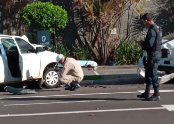 Mulher m*rre em acidente entre carro e Biz no Centro de CG
