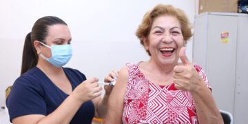 Feriado de Natal tem plantão de vacinação e testagem em duas unidades