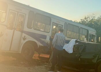 Vídeo: acidente entre carro e ônibus tem vítima causa m*rte na BR-060 em CG