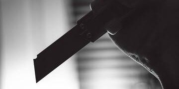 Mulher descobre traição do marido com sobrinha de 15 anos, corta o p3n1s dele e joga na privada 