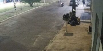 Vídeo: homem é m*rto com mais de 60 tiros em frente a conveniência no Rouxinóis