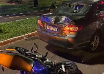 Jovem bate moto em alta velocidade, se gaba no Insta e amiga está em estado grave