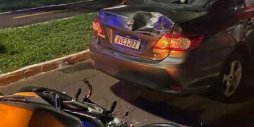 Jovem bate moto em alta velocidade, se gaba no Insta e amiga está em estado grave