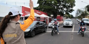 Avenida 14 de Julho começa a ser interditada para abertura de programação de Natal
