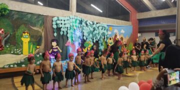 Sarau em EMEI no Centenário reúne comunidade para aplaudir apresentações culturais 