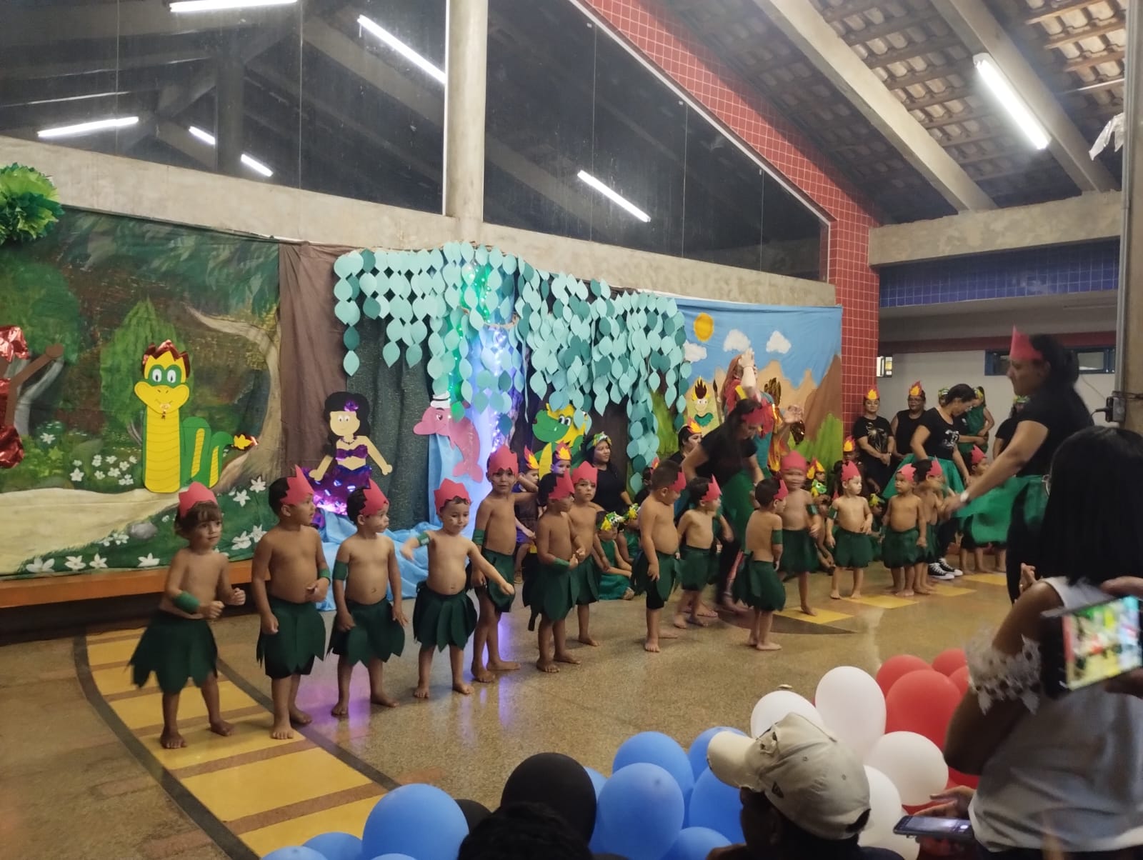 Sarau em EMEI no Centenário reúne comunidade para aplaudir apresentações culturais 