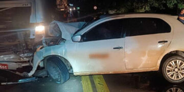 Morre jovem que bateu carro contra carreta em Dourados