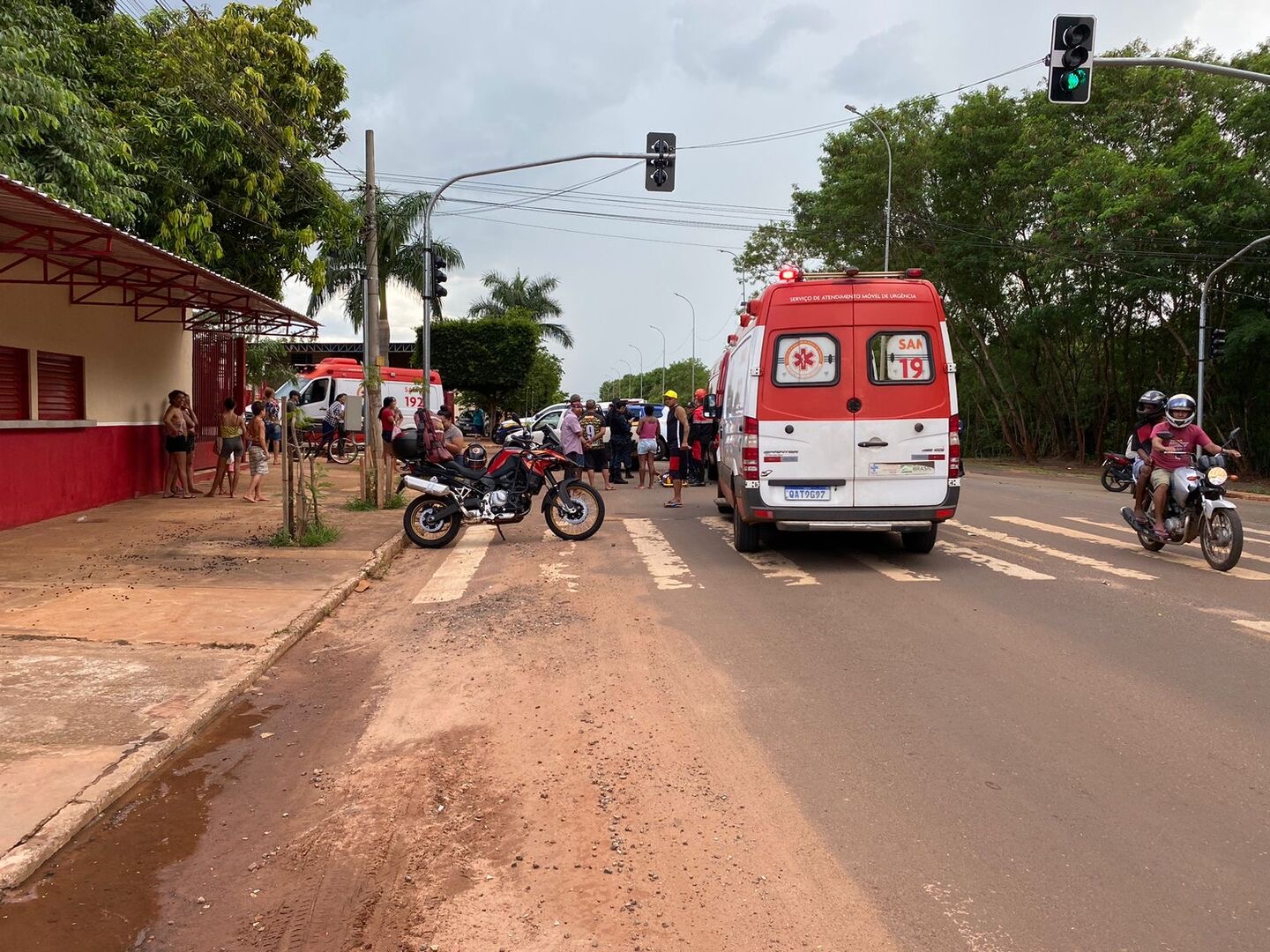 Carro atinge moto e bebê de 7 meses m*rre na Capital