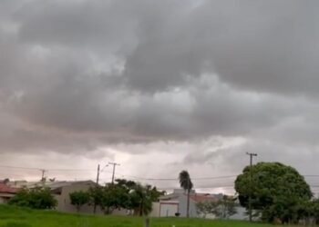 Semana começa com previsão de chuva e tempestade