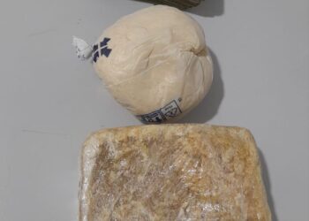 Homem é m0rt0 a tiros e polícia encontra R$ 17 mil e drogas em carro