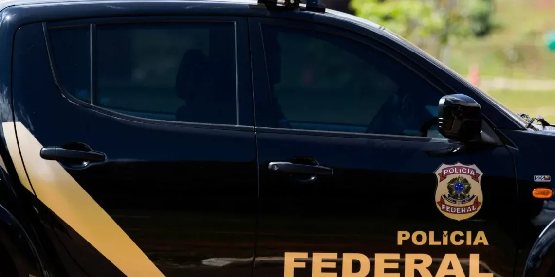 Em MS, PF cumpre 2 mandados e colocação de tornozeleira em suspeito de financiar atos golpistas 