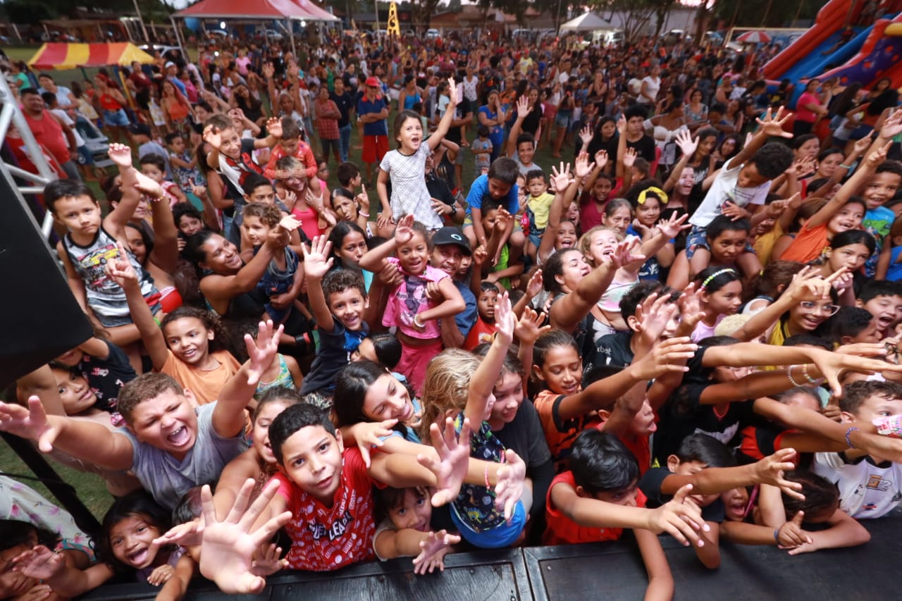 Natal nos Bairros: Semana começa animada para famílias do bairro São Conrado