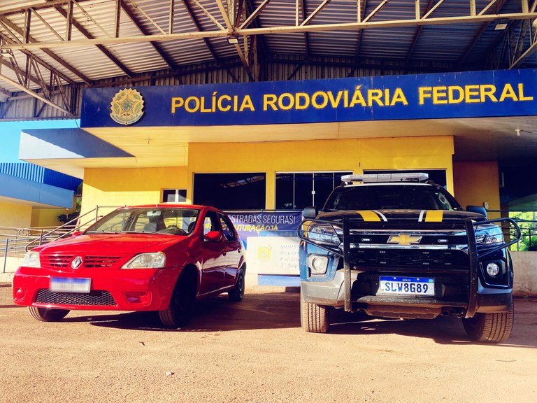 PRF recupera dois veículos em Miranda