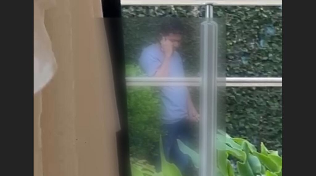 Vídeo: nojento, homem é flagrado se m4stürb4nd0 em frente a loja no Santa Fé 