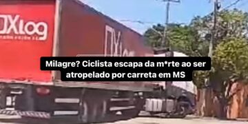 Milagre? Ciclista escapa da m*rte ao ser atropelado por carreta em MS; veja o vídeo