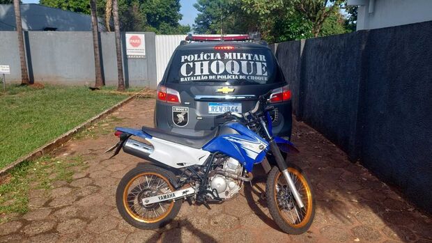 Rapaz em moto sem capacete morre em confronto com o Choque em Campo Grande