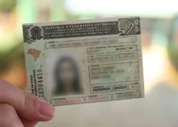 Alerta: promessa de CNH sem aulas, exames e nem provas é golpe com entrega de documento falso