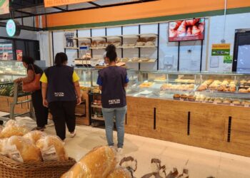 Procon encontra variação de 73,1% no leite e 130,2% no pão francês