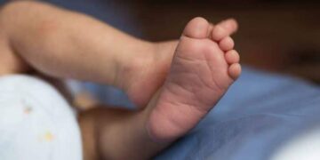 Mulher é presa após bebê de 2 meses m*rrer por desnutrição em Ribas