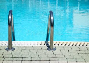 Menino de 9 anos m*rre ao se afogar em piscina de casa de festas no Aero Rancho