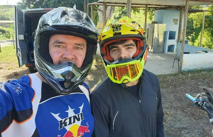 Após férias com direito a esportes radicais, Riedel volta ao Governo 