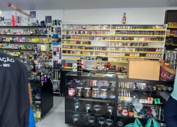 Pode o Pod? Dono de tabacaria é preso por vender cigarro eletrônico 