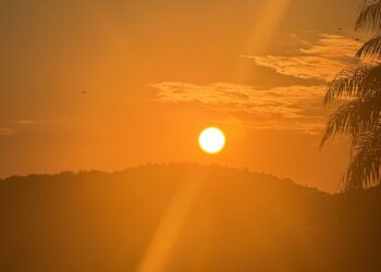 Quarta-feira tem previsão de chuvas de verão mas sol brilha