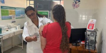 Segundo dia tem mais mil vacinados contra dengue em Dourados