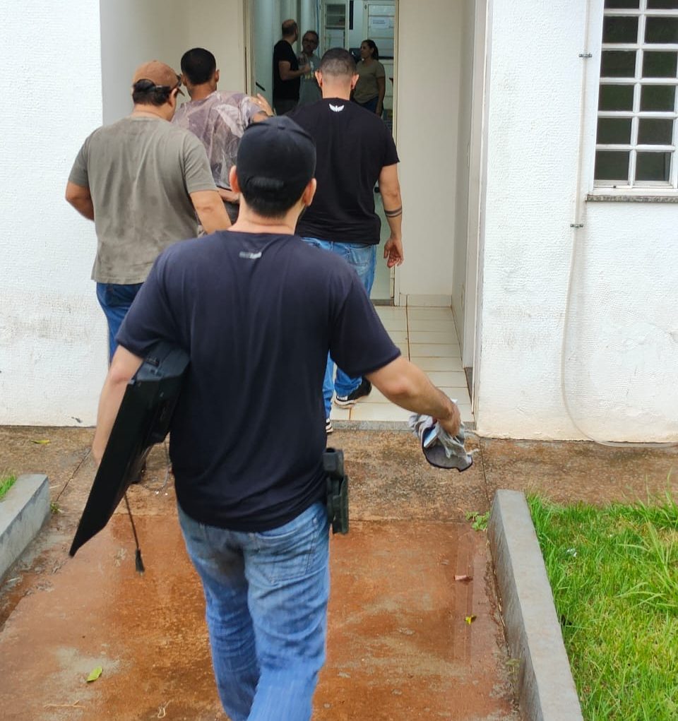 Dourados: preso homem de es7upr0u e roub0u adolescentes