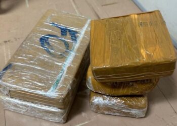 Mulher é flagrada com drogas e é presa pela PF no Aeroporto de CG 