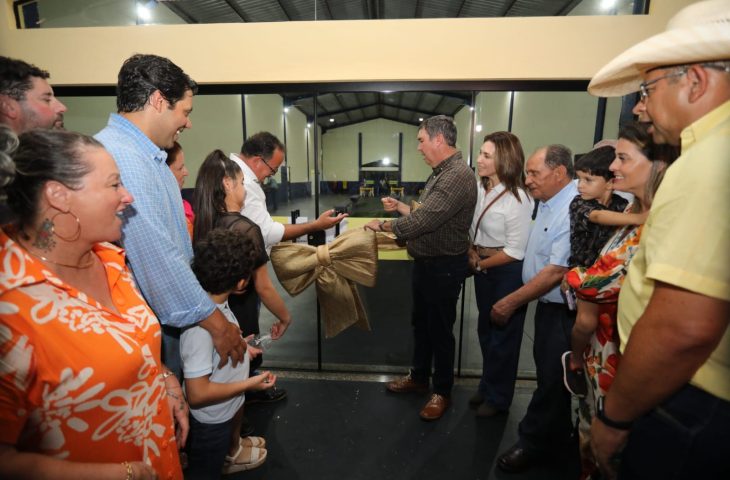 Na inauguração de escola com apoio do Governo, obra na MS-289 é anunciada em Amambai