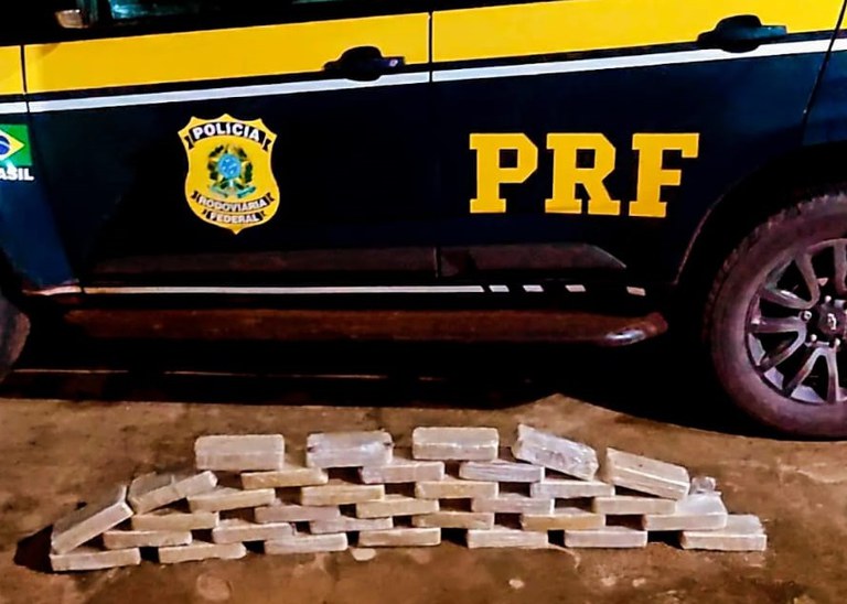 PRF apreende 33 Kg de cocaína em Miranda