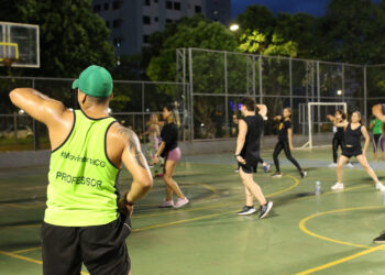 Curso gratuito capacita profissionais e acadêmicos de Educação Física em Campo Grande