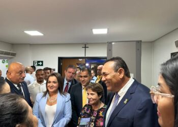 Sessão inaugural da Câmara Municipal tem Tereza Cristina “reinando” e pré candidatos a Prefeito ausentes; leia os bastidores 