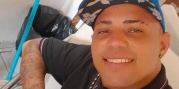 Vídeo: homem é m*rto a f4c4d4s após dançar com mulher em bar no Los Angeles 