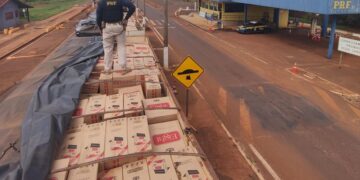 PRF apreende 400 mil maços de cigarros em Rio Brilhante
