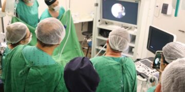 Inédito na unidade, Hospital Regional opera bebê ainda no útero da mãe