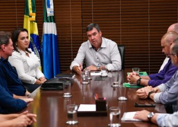 CG é a 1ª Capital autorizada a construir casas do MCMV e Adriane assina termo com Riedel