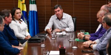 CG é a 1ª Capital autorizada a construir casas do MCMV e Adriane assina termo com Riedel