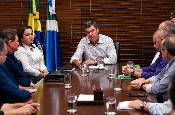 CG é a 1ª Capital autorizada a construir casas do MCMV e Adriane assina termo com Riedel