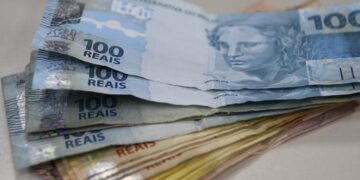 Sextou com dinheiro na conta: Prefs paga  13º dos servidores