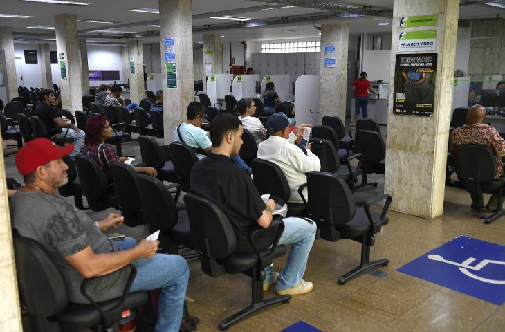 Segunda-feira abre a semana com 5,4 mil vagas de emprego oferecidas na Fundação do Trabalho