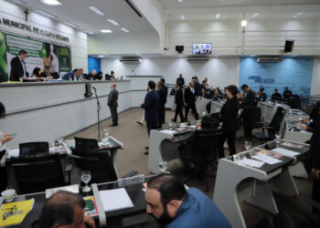 Vereadores votam dois Projetos e um Veto na primeira sessão ordinária de 2024