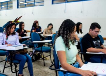 Governo de MS abre inscrições para programa que paga 1 salário mínimo para estudantes