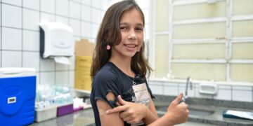 Campo Grande ultrapassa marca de 1 mil crianças de 10 a 11 anos vacinadas contra a dengue