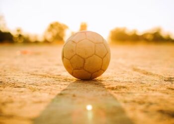 “Te banco na copa que vai ter” diz professor de futebol em mensagem de ass*d1o a aluno