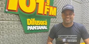 Com prêmios, música e diversão, Domingão com o Professor Riverton celebra 1 ano no ar