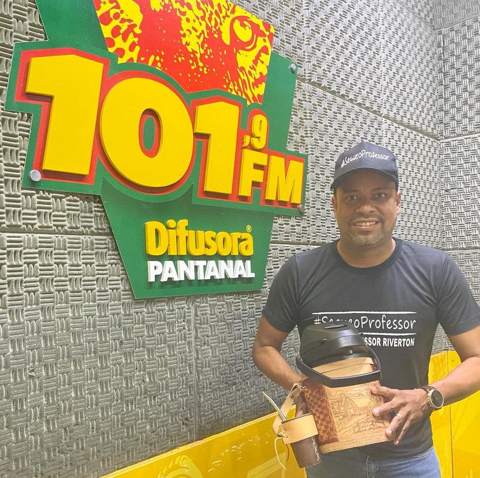 Com prêmios, música e diversão, Domingão com o Professor Riverton celebra 1 ano no ar