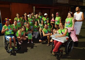 Bloco carnavalesco “Nada sobre nós sem nós” promove inclusão e alegria 